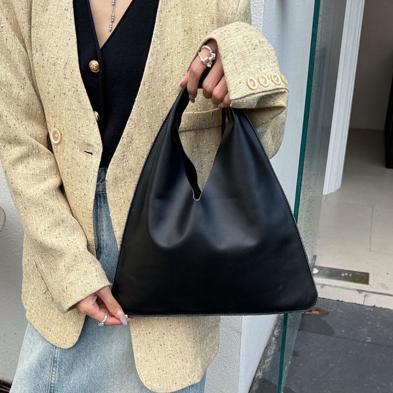 Large-capacity Womens Tote Bag In Black And Beige